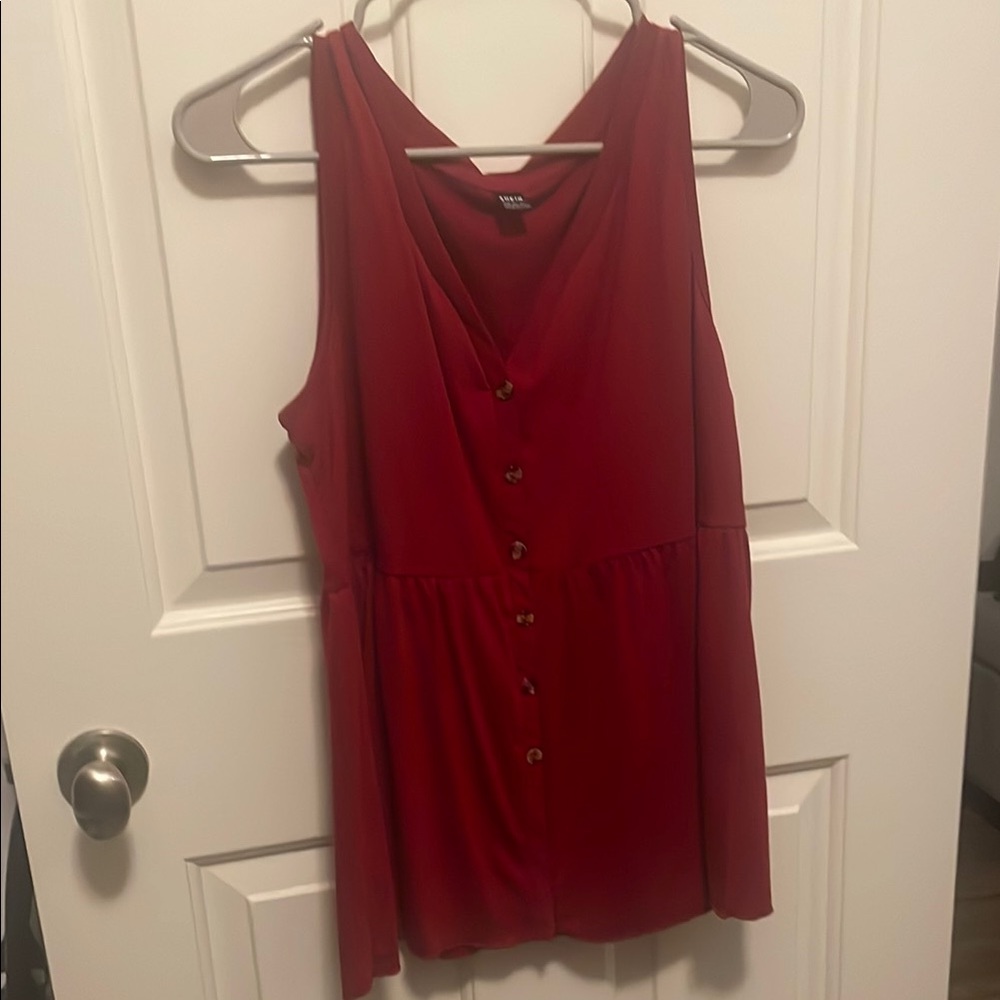 SHEIN Red Buttoned Sleeveless Tank Top